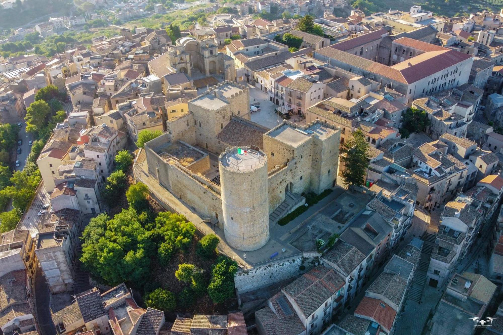 Holiday Home Castle Salemi - Casa Vacanze Exterior foto